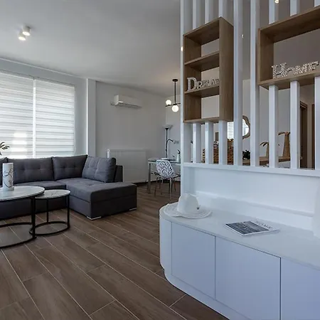 Appartement Skalidis 2 *